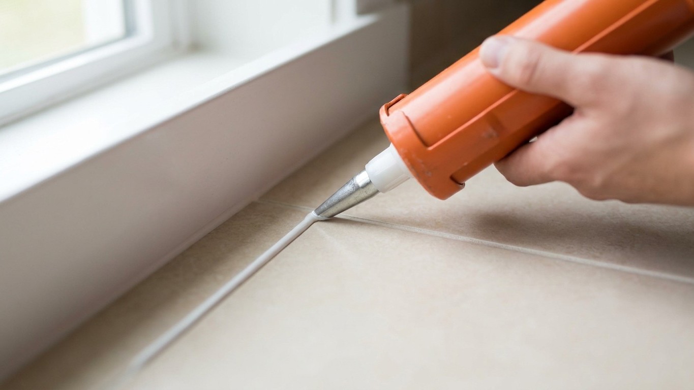 Why Professional Tilers Cut Silicone Nozzles at 45°: The Game-Changing Technique That Transforms Your Sealant Joints